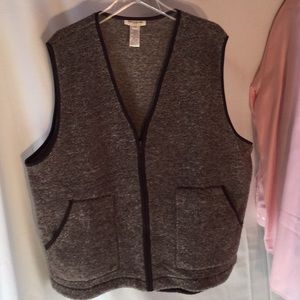 Jones New York 2x Brown Sherpa like vest zip euc